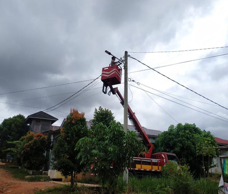 Telan Anggaran Rp. 8,2 Miliar, Agustus Disperkim Tanjungpinang Pasang 450 PJU