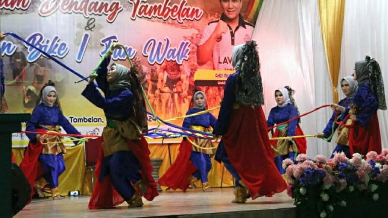 Untuk Tingkatkan Wisatawan, Bupati Minta Tarian Zapin Laba-laba Tambelan Digelar Tiap Tahun